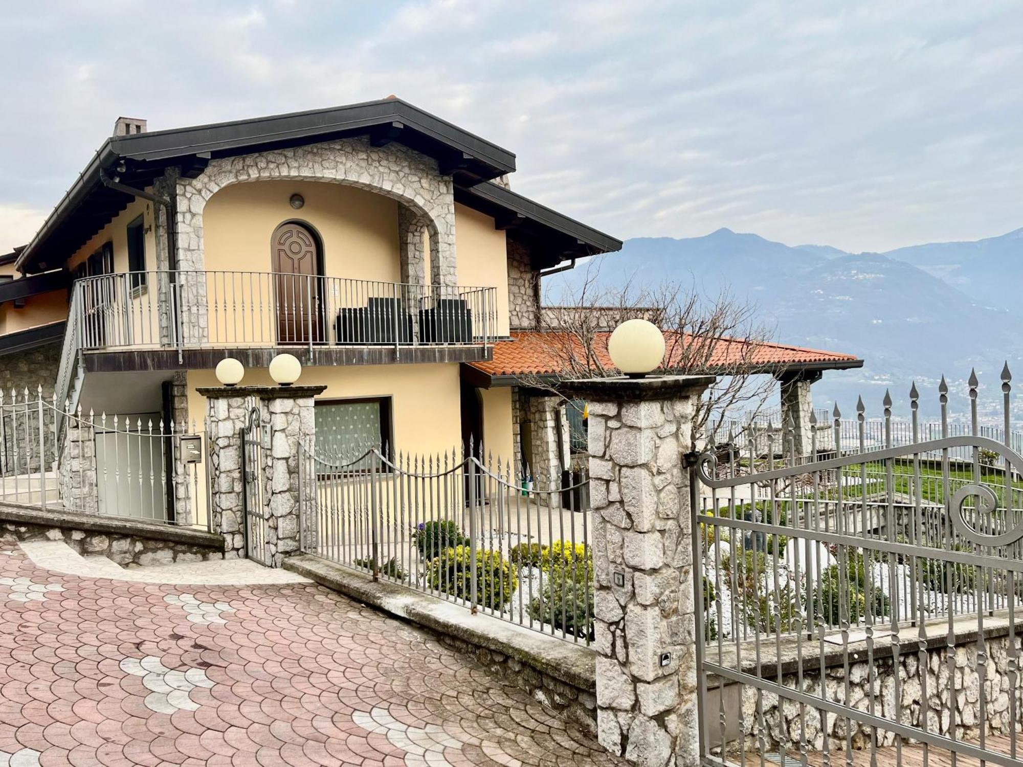 Ferienwohnung Il Bacio Del Sole Lovere Exterior foto